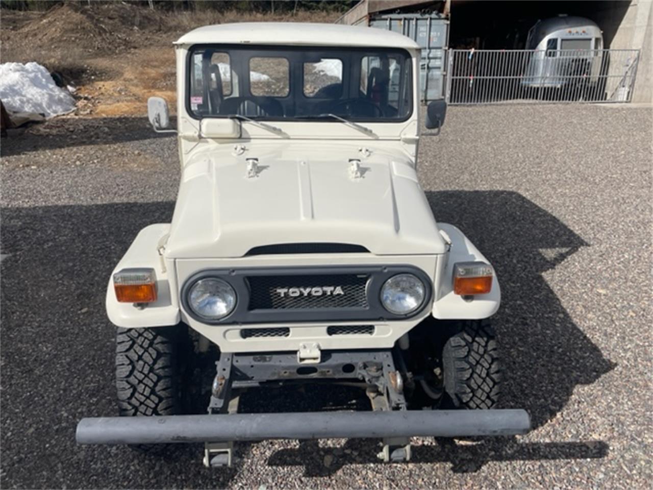 Toyota-Land-cruiser-fj40-1978-White-Blackgrey-2