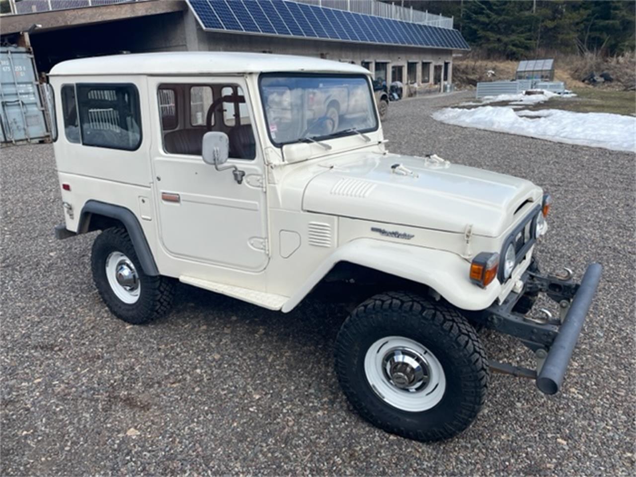 Toyota-Land-cruiser-fj40-1978-White-Blackgrey-3