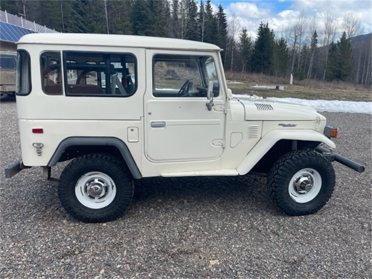 Toyota-Land-cruiser-fj40-1978-White-Blackgrey-4