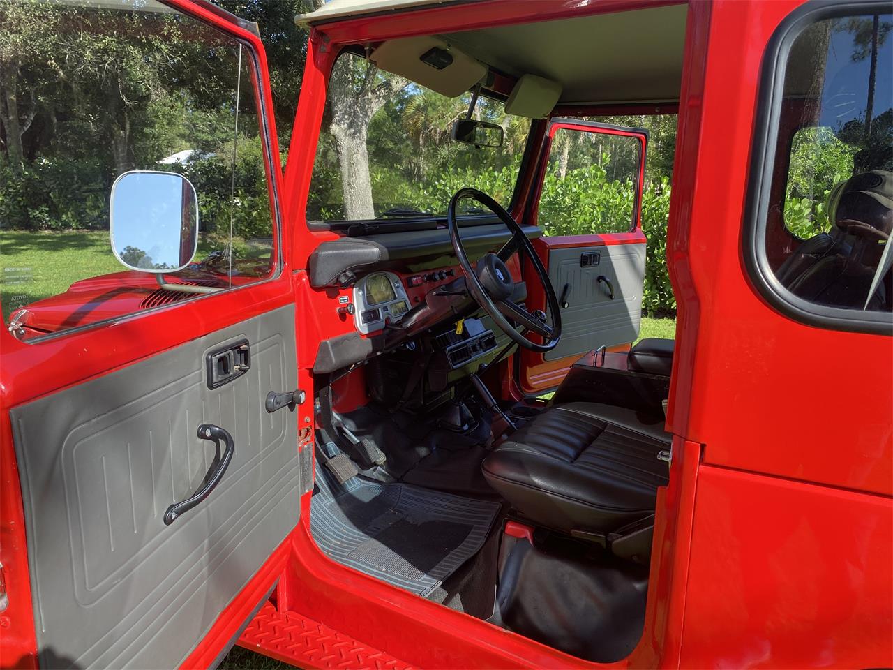 Toyota-Land-cruiser-fj40-1979-Red-Blkgrey-11