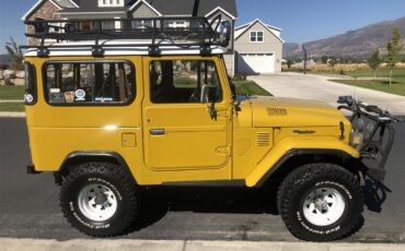 Toyota-Land-cruiser-fj40-1982-Orginal-yellow-Brown-3