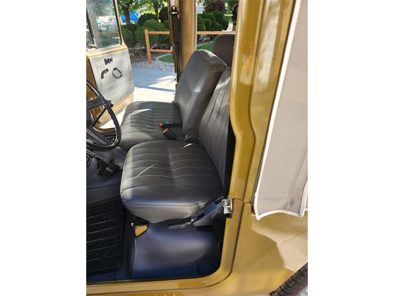 Toyota-Land-cruiser-fj43-1984-Brown-Gray-11