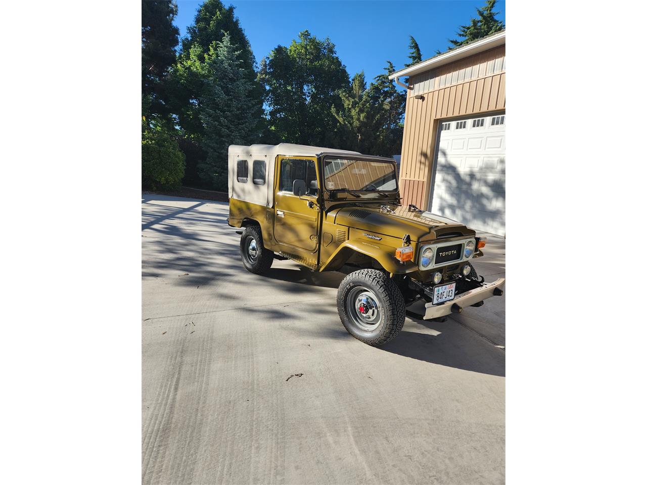 Toyota-Land-cruiser-fj43-1984-Brown-Gray-3