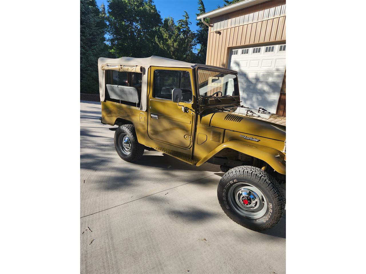 Toyota-Land-cruiser-fj43-1984-Brown-Gray-4