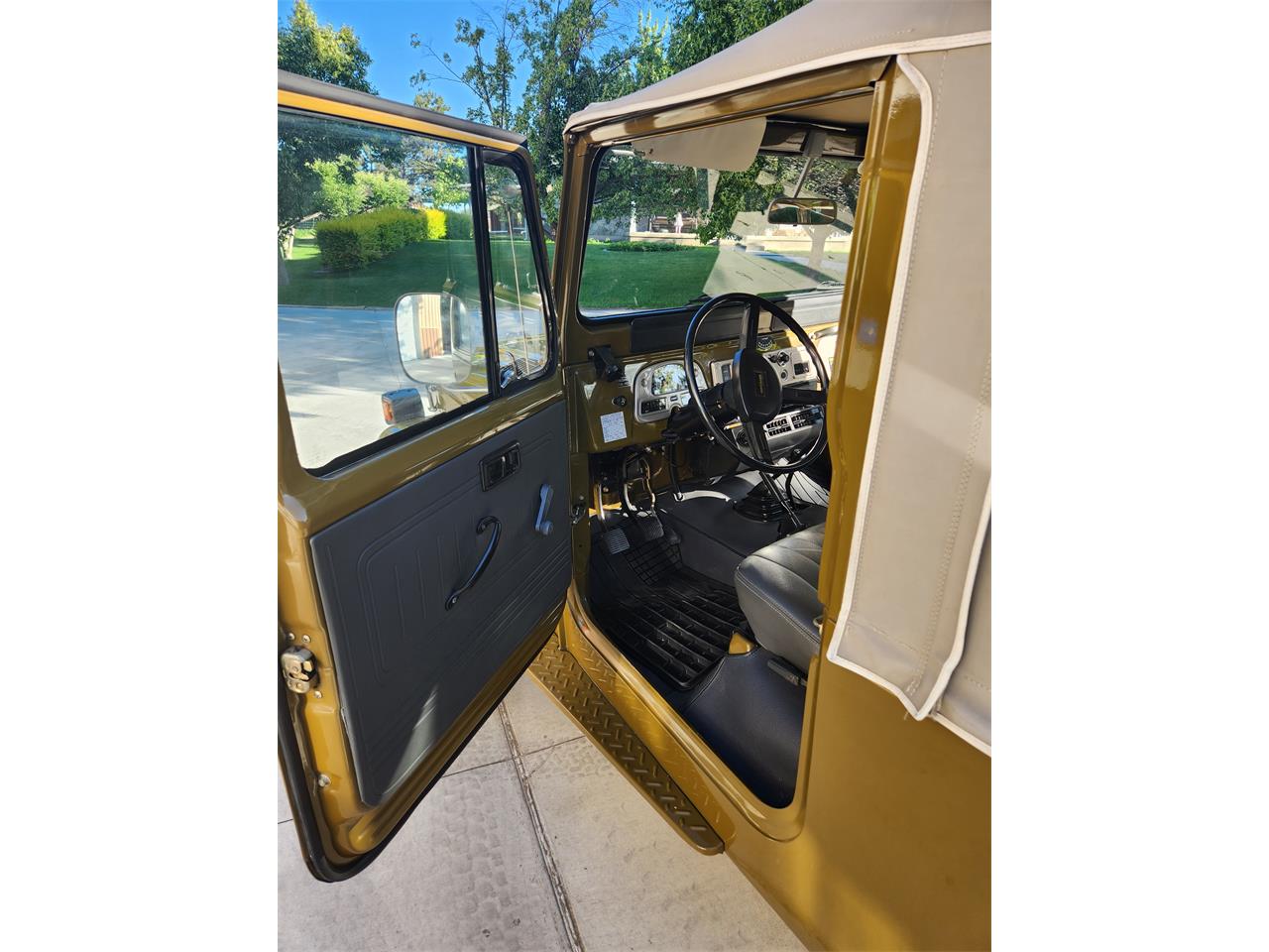 Toyota-Land-cruiser-fj43-1984-Brown-Gray-9