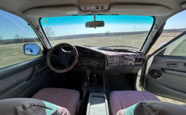 Toyota-Land-cruiser-fj80-1992-White-Grey-19