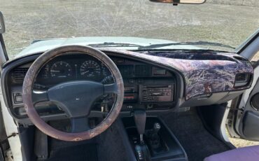 Toyota-Land-cruiser-fj80-1992-White-Grey-4