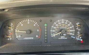 Toyota-Land-cruiser-fj80-1992-White-Grey-6