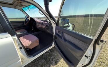 Toyota-Land-cruiser-fj80-1992-White-Grey-7