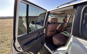Toyota-Land-cruiser-fj80-1992-White-Grey-9