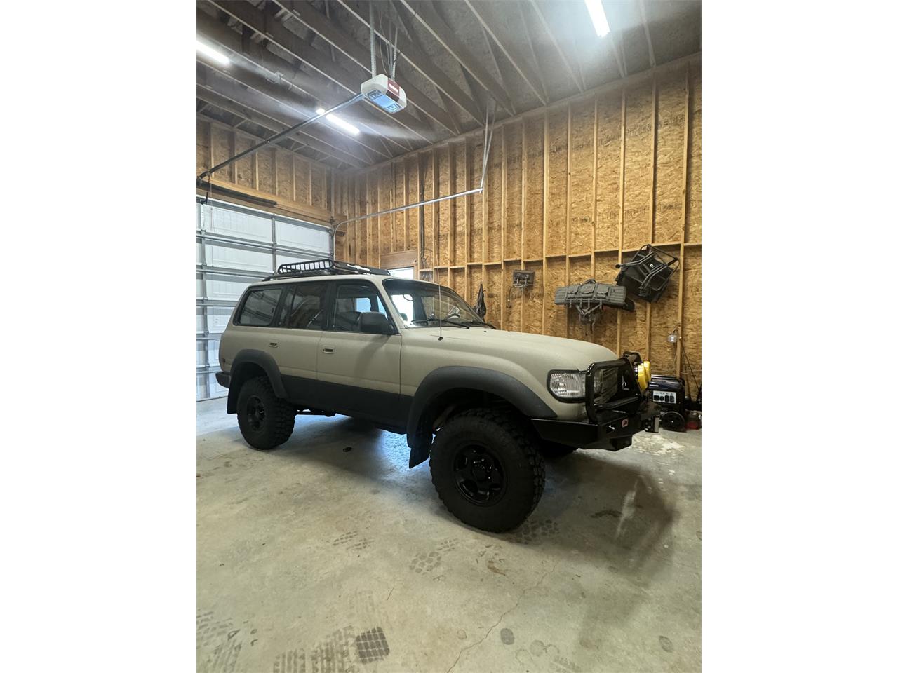 Toyota-Land-cruiser-fj80-1993-Desert-Tan-Gray-1