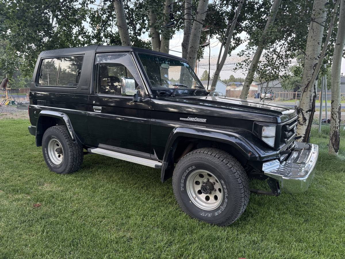 Toyota-Land-cruiser-hzj73-diesel-1990-1