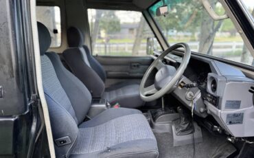 Toyota-Land-cruiser-hzj73-diesel-1990-11