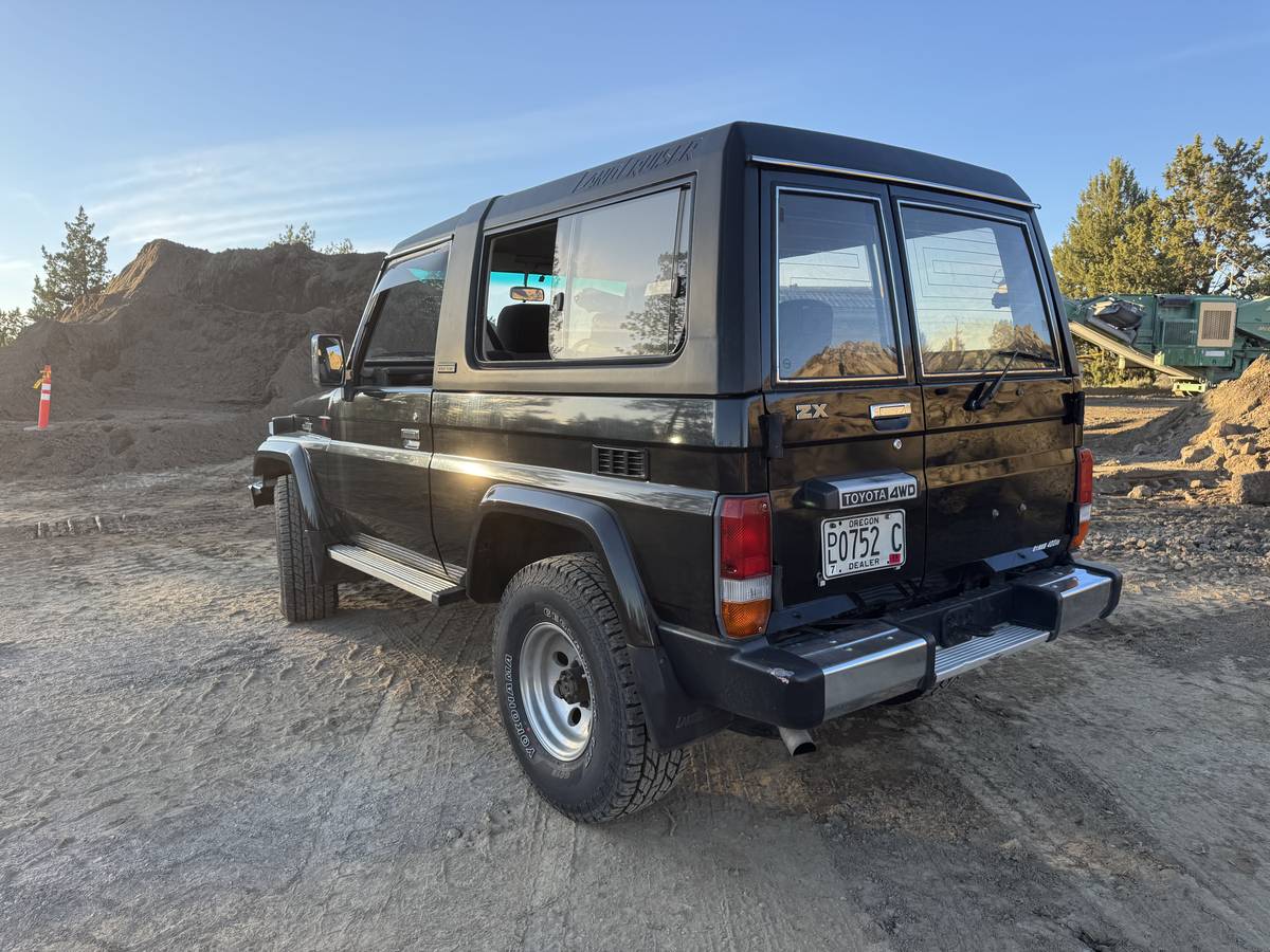 Toyota-Land-cruiser-hzj73-diesel-1990-12