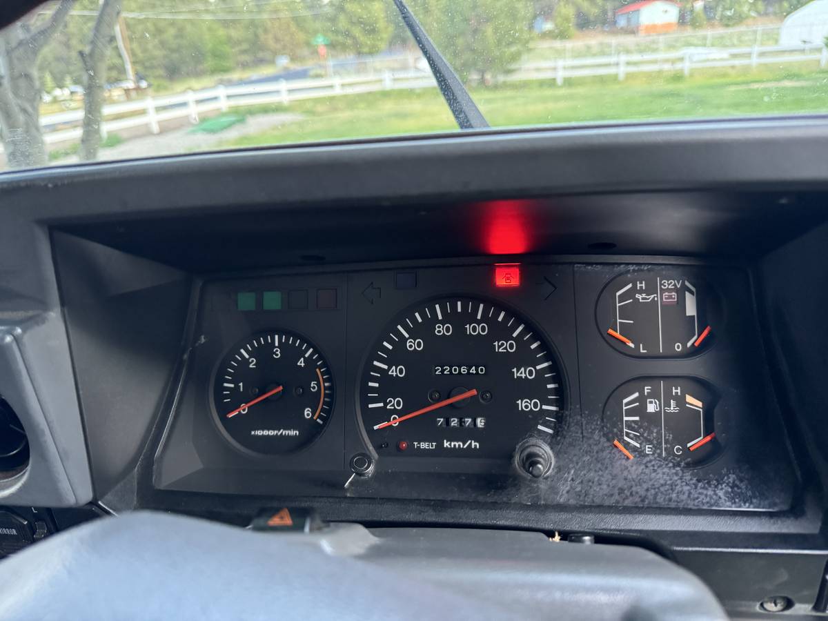 Toyota-Land-cruiser-hzj73-diesel-1990-13