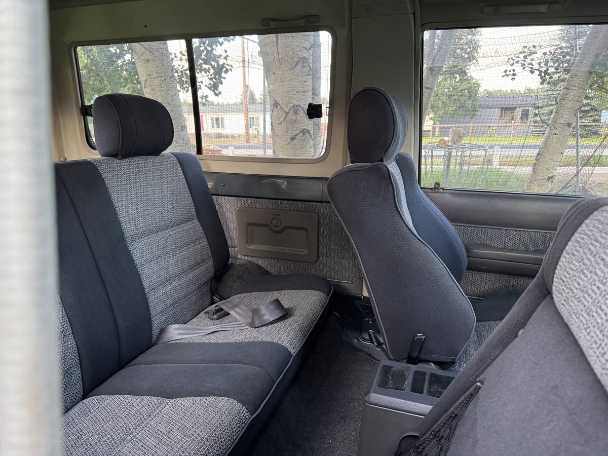 Toyota-Land-cruiser-hzj73-diesel-1990-15