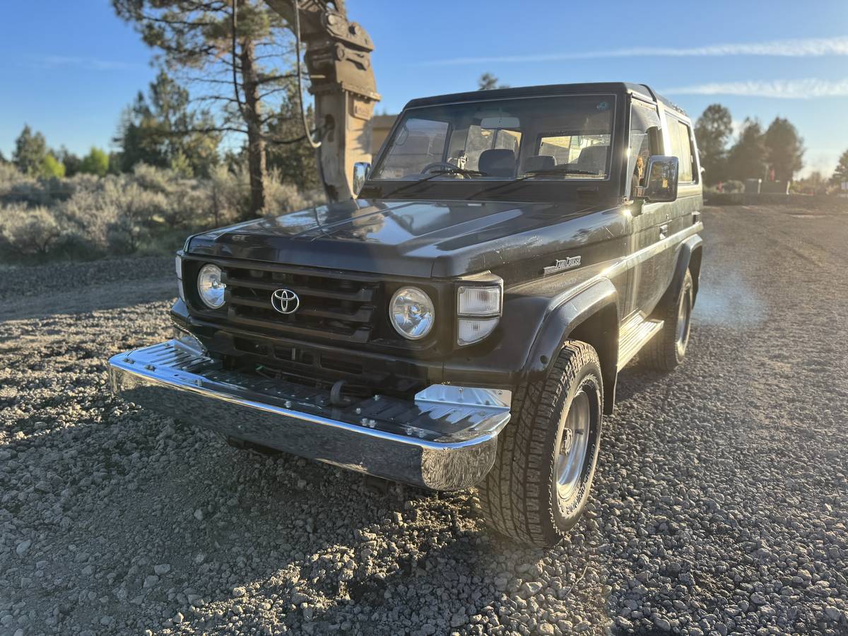 Toyota-Land-cruiser-hzj73-diesel-1990-2