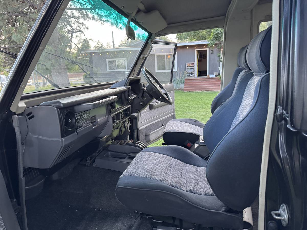 Toyota-Land-cruiser-hzj73-diesel-1990-5