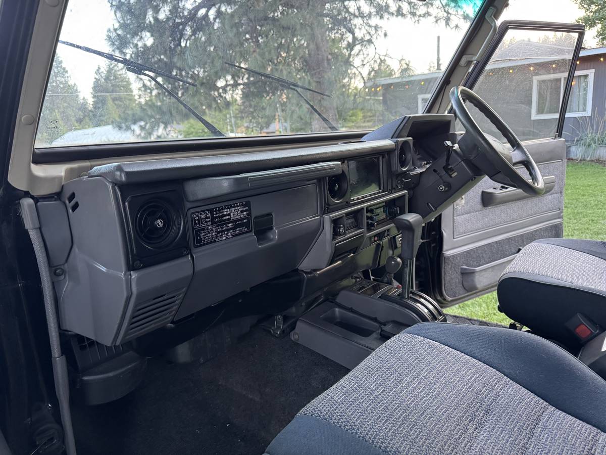 Toyota-Land-cruiser-hzj73-diesel-1990-7