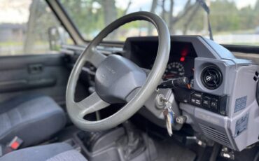 Toyota-Land-cruiser-hzj73-diesel-1990-9