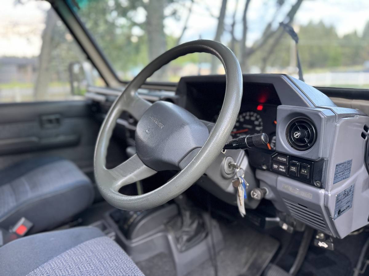 Toyota-Land-cruiser-hzj73-diesel-1990-9