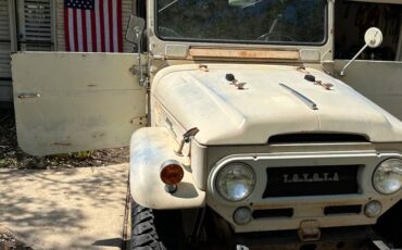 Toyota-Landcruiser-1965-1