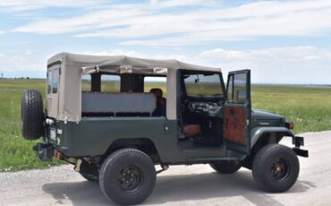 Toyota-Landcruiser-1982-green-1