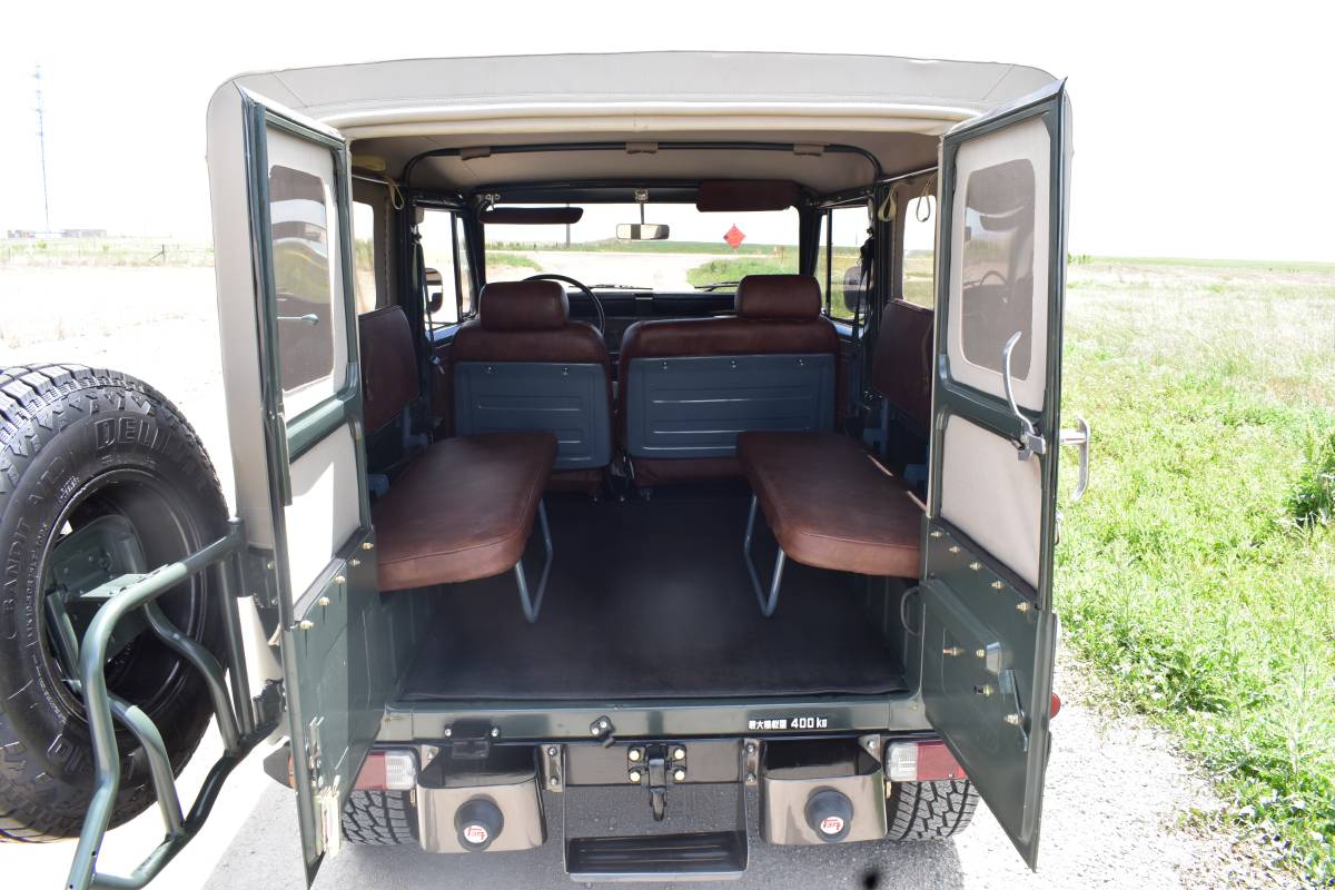 Toyota-Landcruiser-1982-green-13