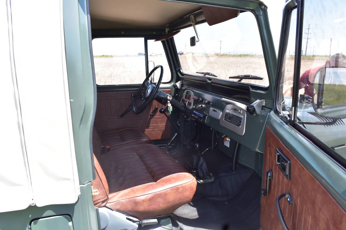 Toyota-Landcruiser-1982-green-14