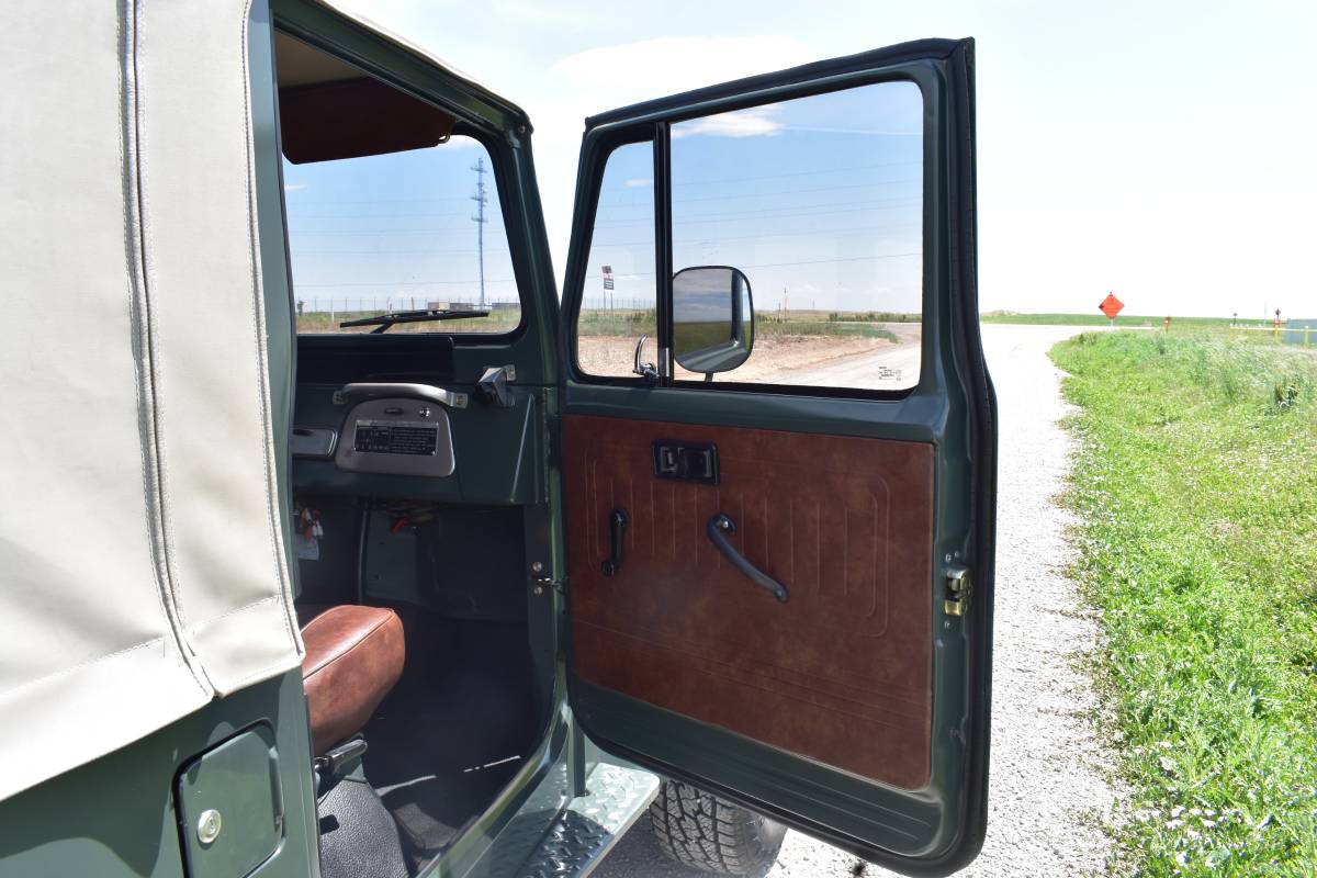 Toyota-Landcruiser-1982-green-15