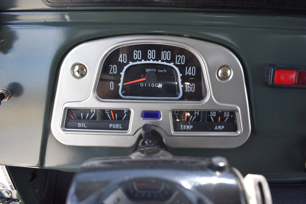 Toyota-Landcruiser-1982-green-17