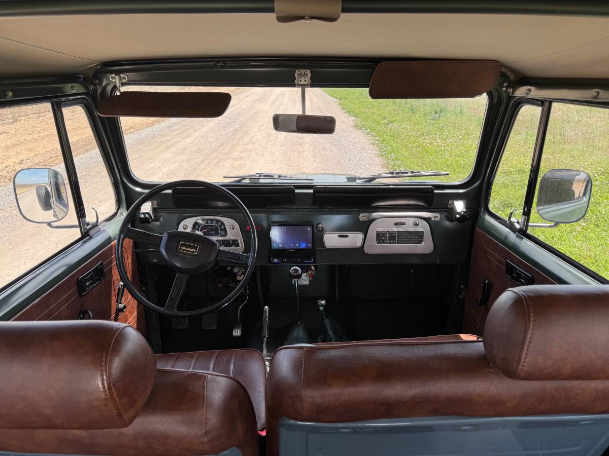 Toyota-Landcruiser-1982-green-19