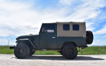 Toyota-Landcruiser-1982-green-3