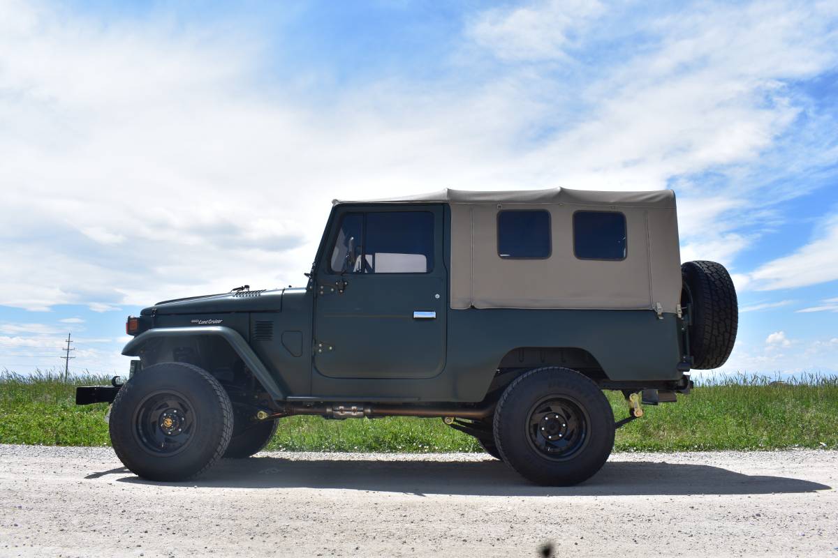 Toyota-Landcruiser-1982-green-3