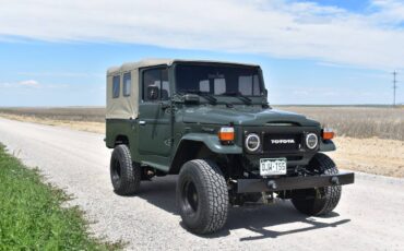 Toyota-Landcruiser-1982-green-5