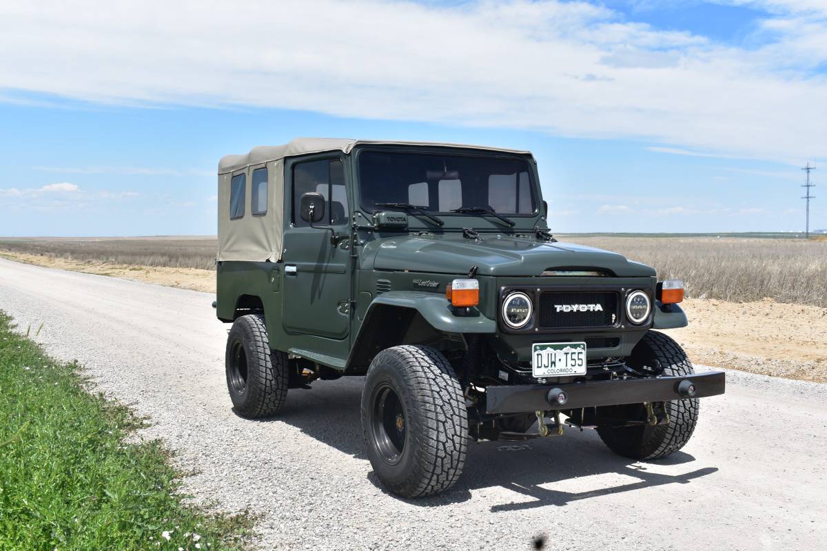 Toyota-Landcruiser-1982-green-5