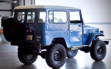 Toyota-Landcruiser-diesel-1980-blue-1