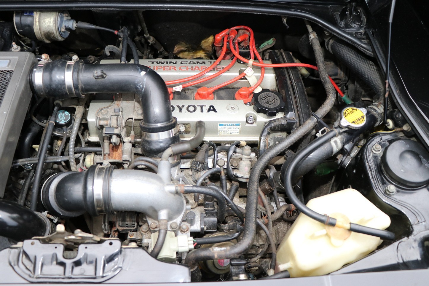 Toyota-MR2-1988-8