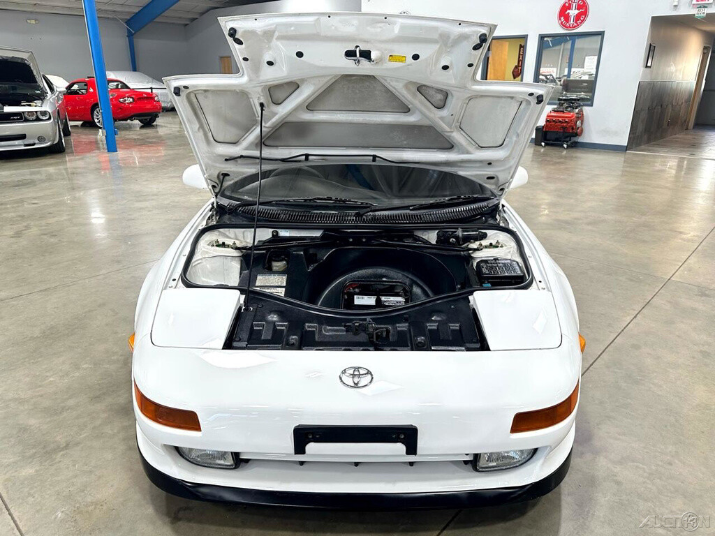 Toyota-MR2-1993-Coupe-10