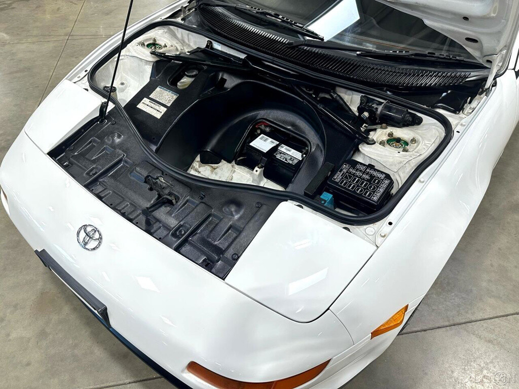 Toyota-MR2-1993-Coupe-12