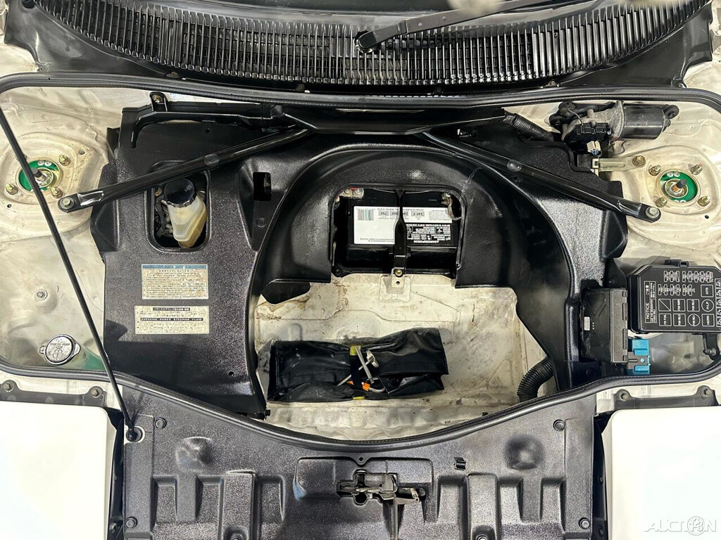 Toyota-MR2-1993-Coupe-13