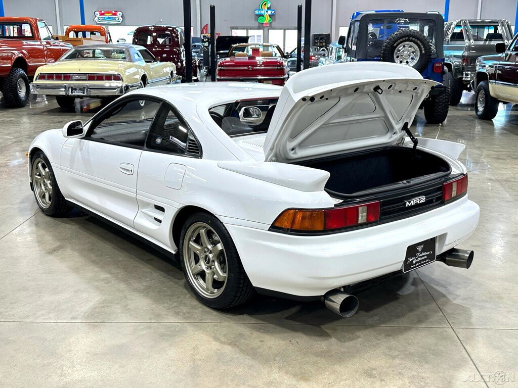 Toyota-MR2-1993-Coupe-20