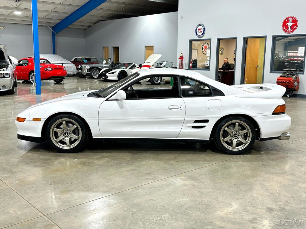 Toyota-MR2-1993-Coupe-3
