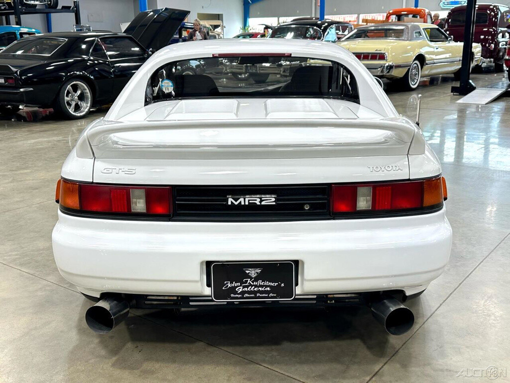 Toyota-MR2-1993-Coupe-5