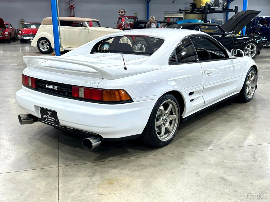 Toyota-MR2-1993-Coupe-7