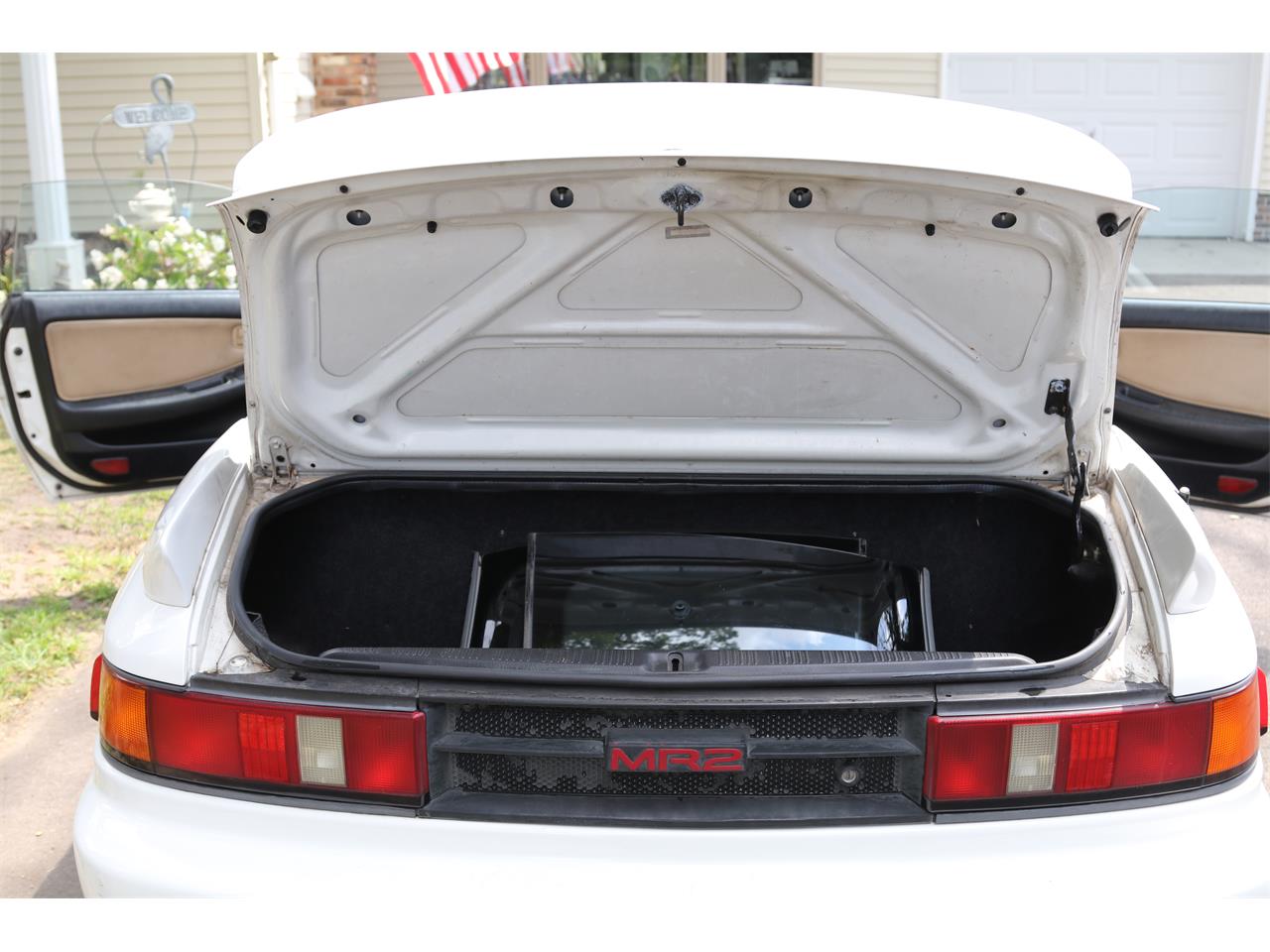 Toyota-Mr2-1993-White-Tan-7