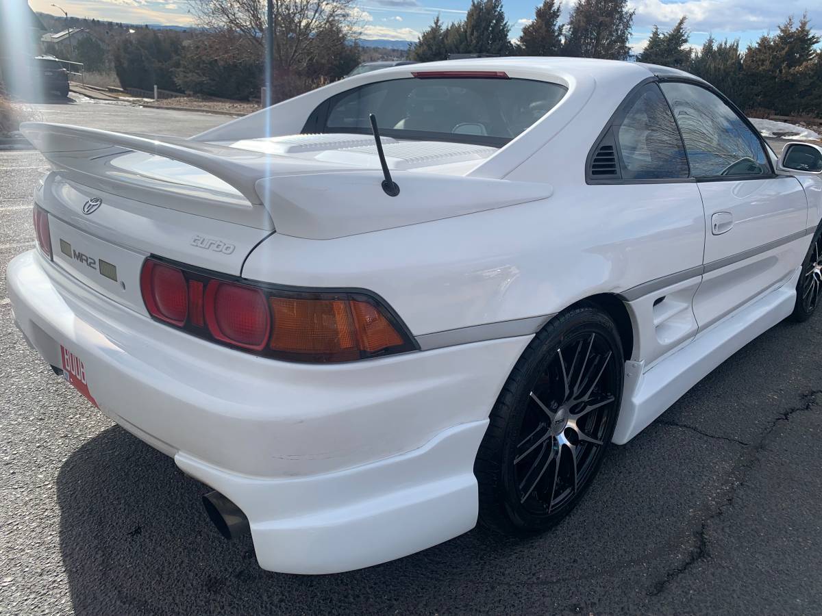 Toyota-Mr2-turbo-1993-white-2