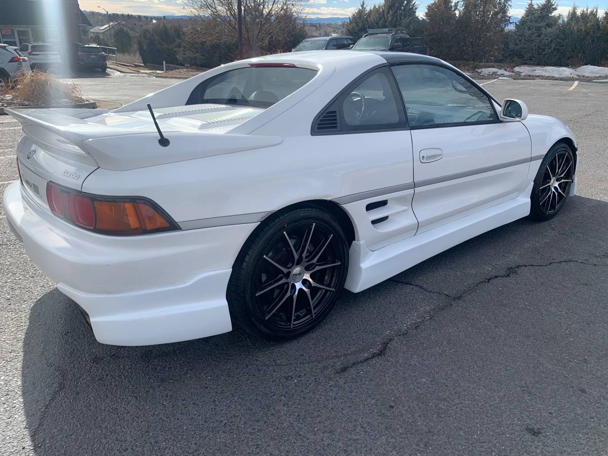 Toyota-Mr2-turbo-1993-white-4