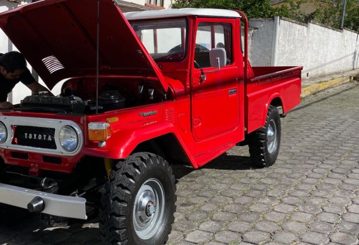 Toyota-Other-1972-Red-3