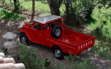 Toyota-Other-1972-Red-5